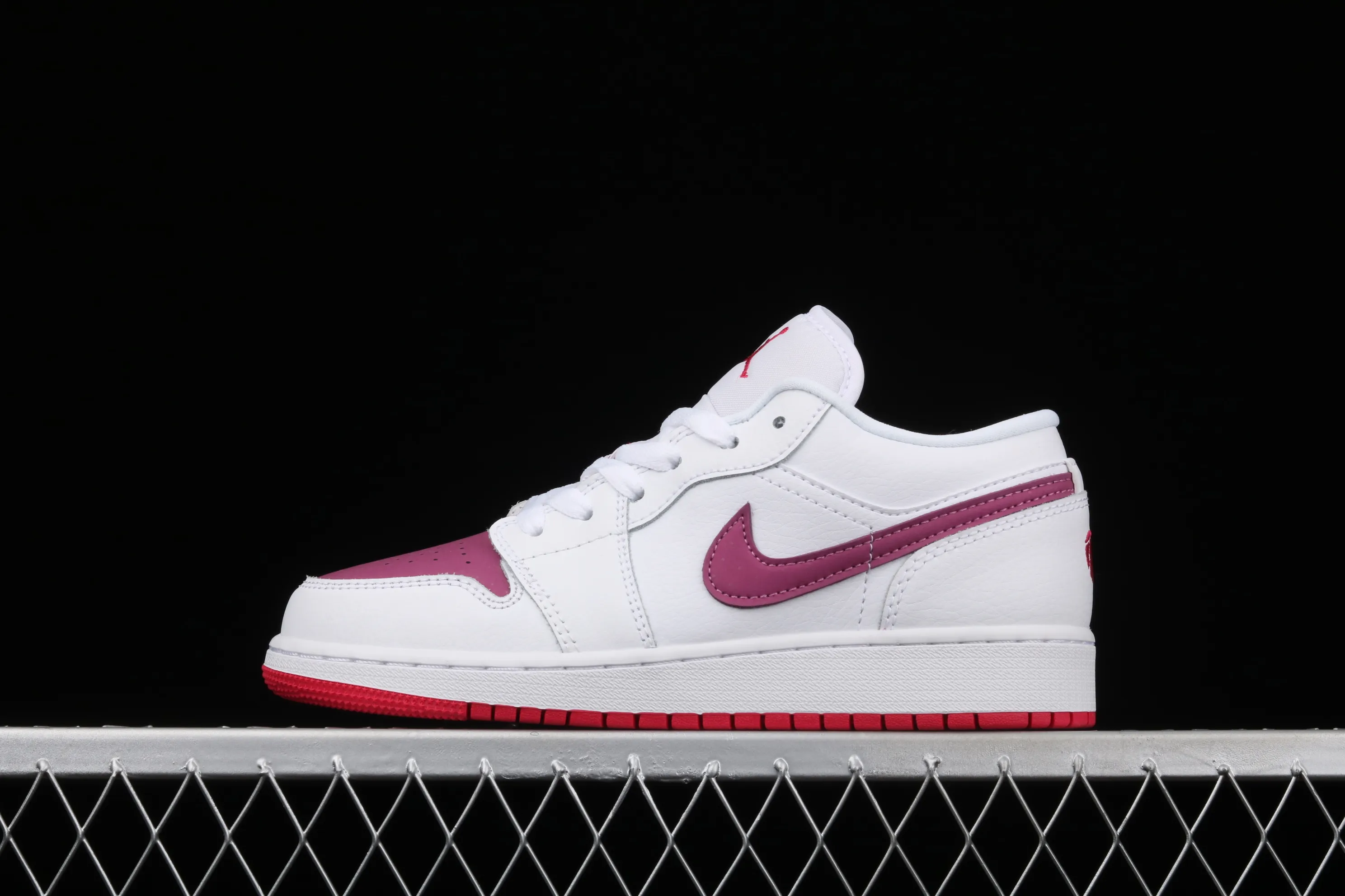 All categories Air Jordan Jordan series basketball shoes Air Jordan 1 Low G version pure original Air Jordan1 Low AJ1 Joe 1 Valentine's Day low-top basketball shoes 554723-161